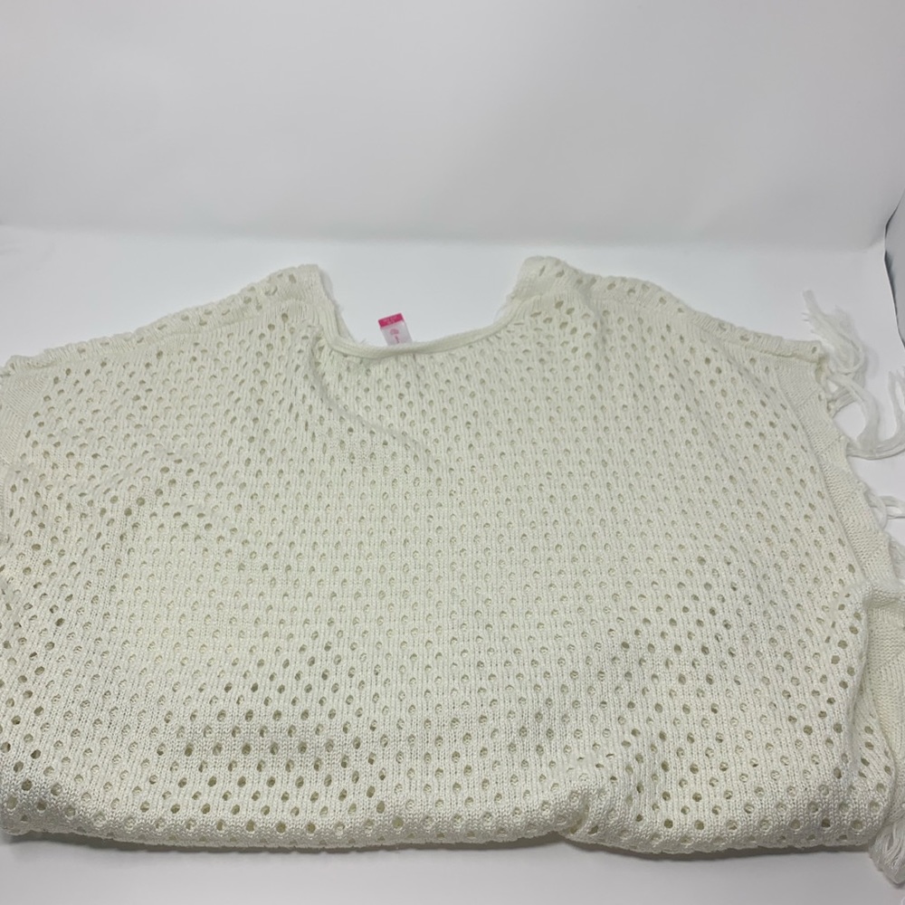 White cover / poncho
